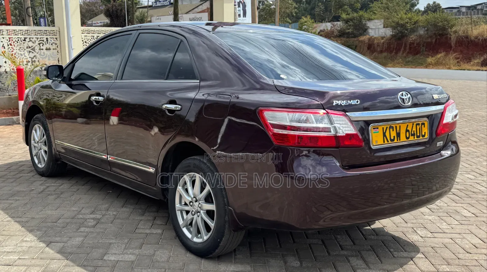 Toyota Premio 2013 Maroon