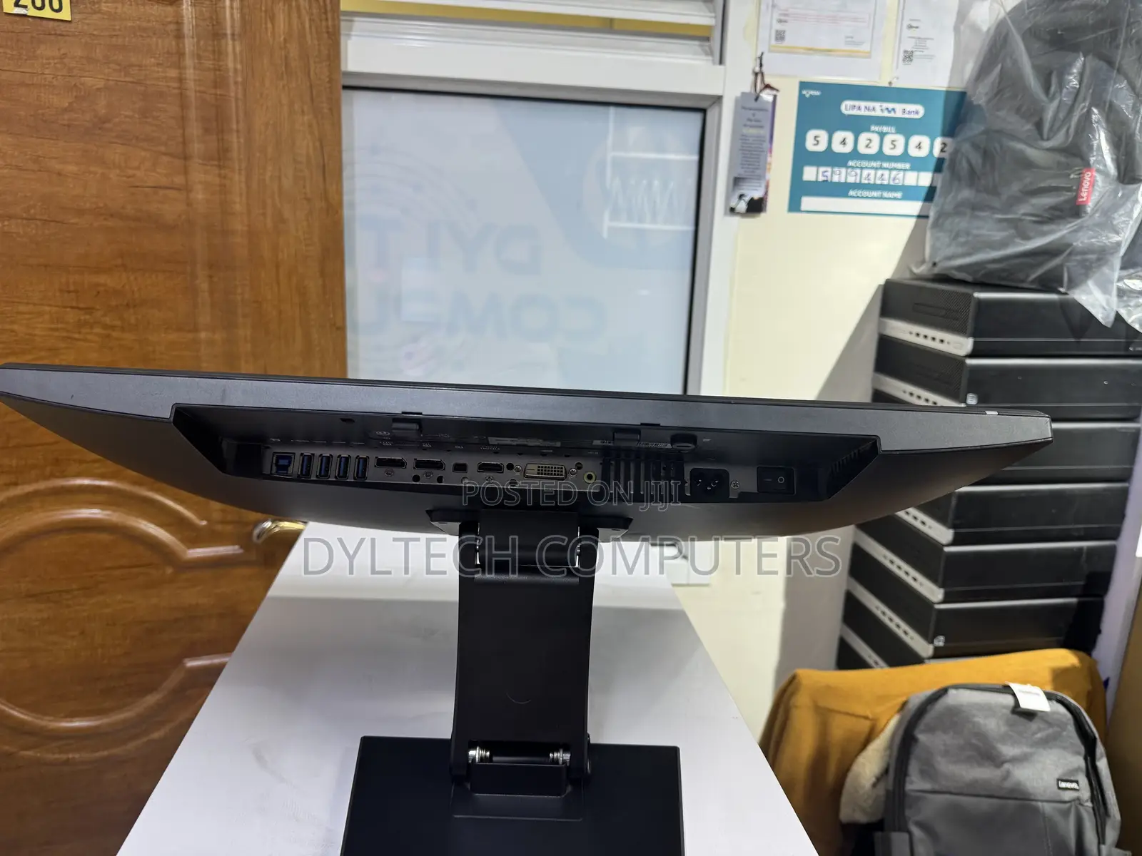 HP Z24n Monitor