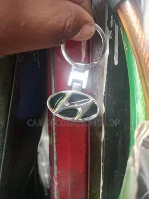 Polished Metal Alloy Hyundai Enclosed Stylized Key Chain