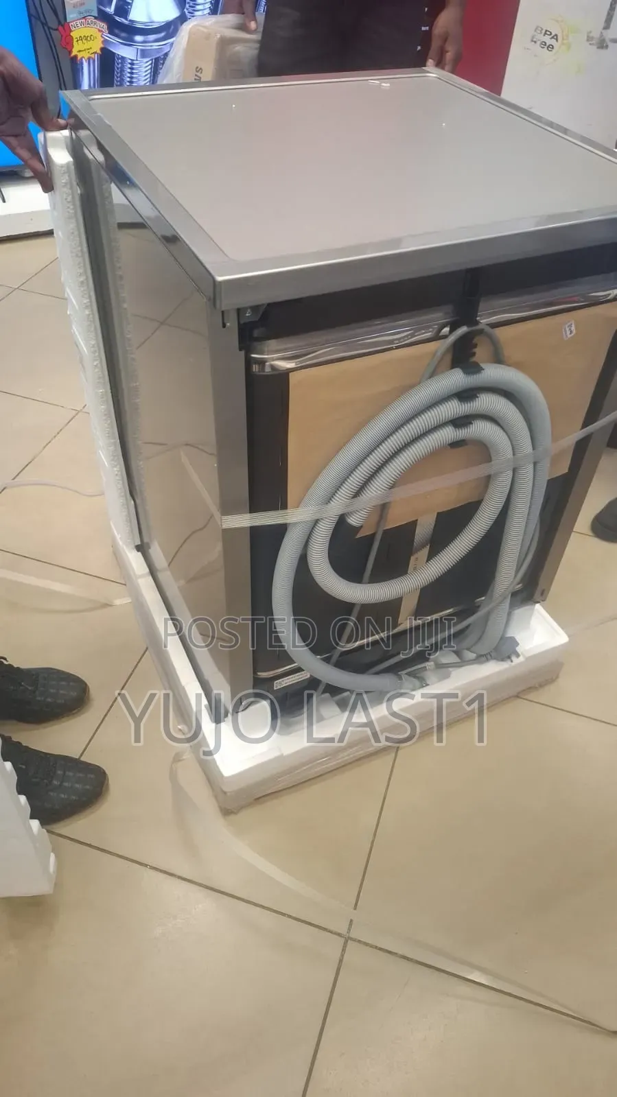 Samsung 9.2L Freestanding Dishwasher: DW60BG750FSL