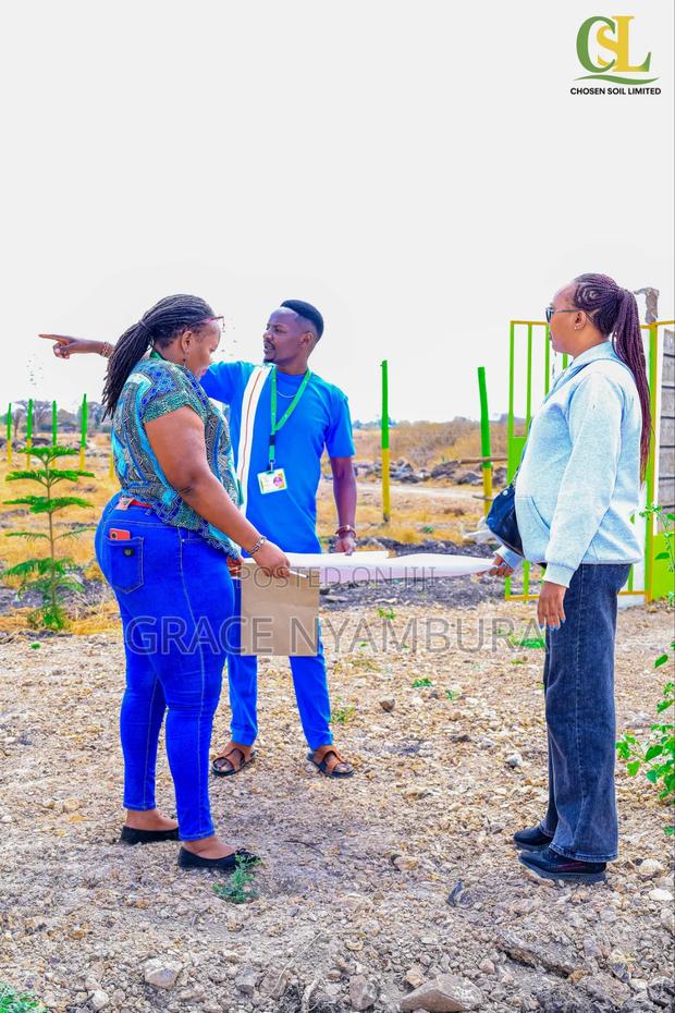 50 by 100 Plots in Koma Opposite Shrine 2km Off Tarmac - thumbnail 5
