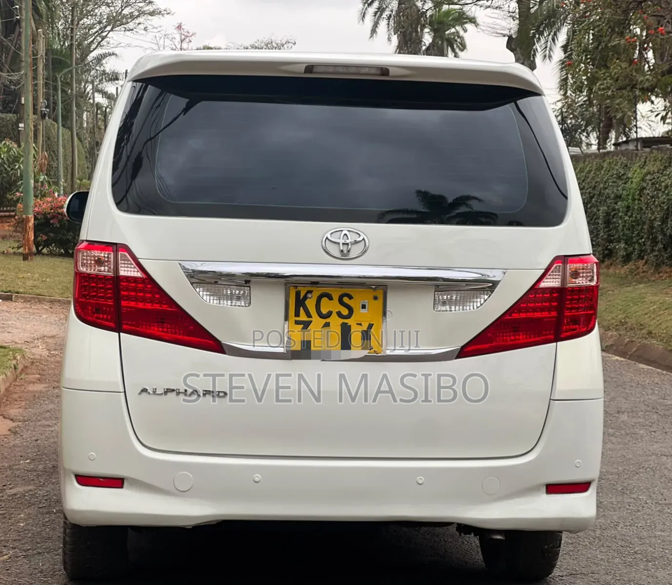 Toyota Alphard 2.4 Petrol FWD 2011 White