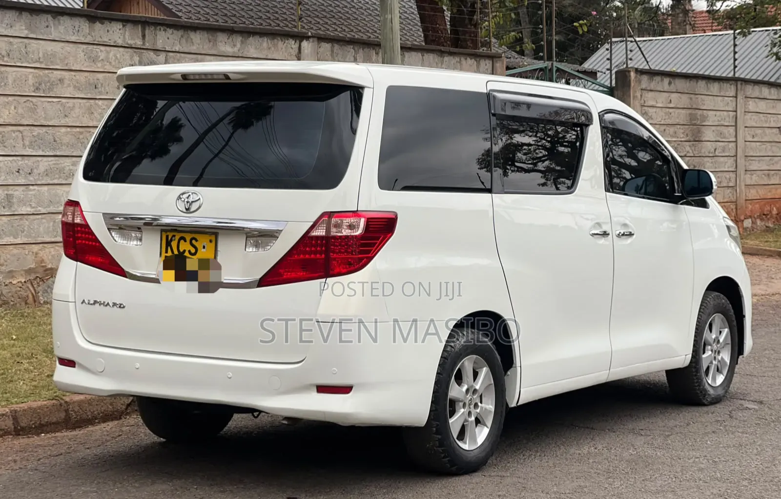 Toyota Alphard 2.4 Petrol FWD 2011 White