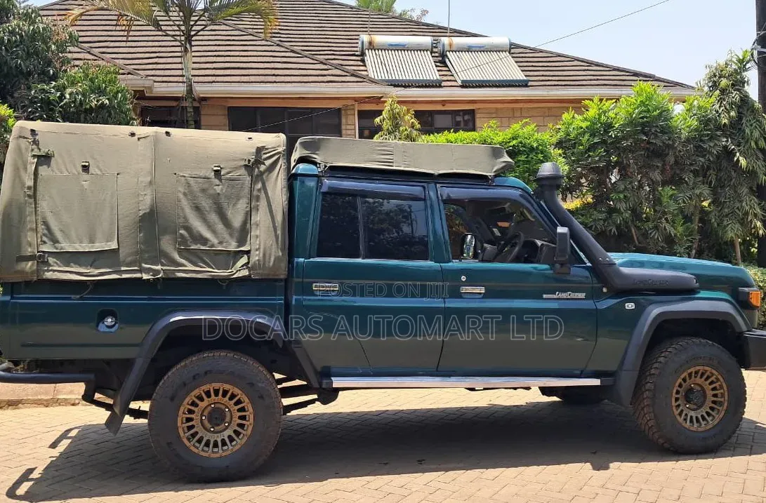 Toyota Land Cruiser 2014 Green