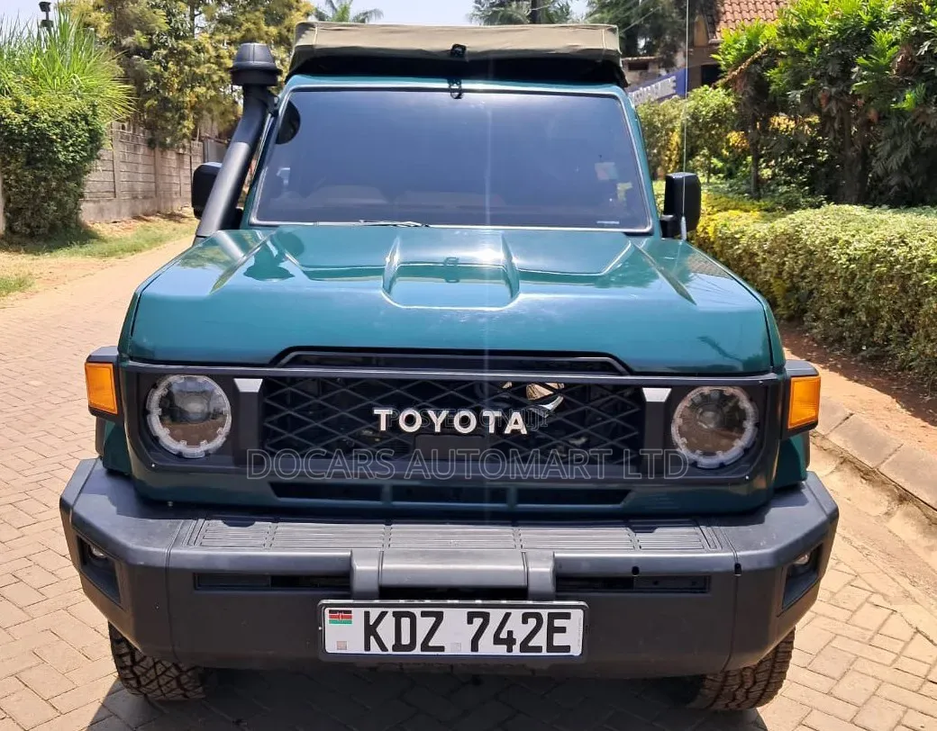 Toyota Land Cruiser 2014 Green
