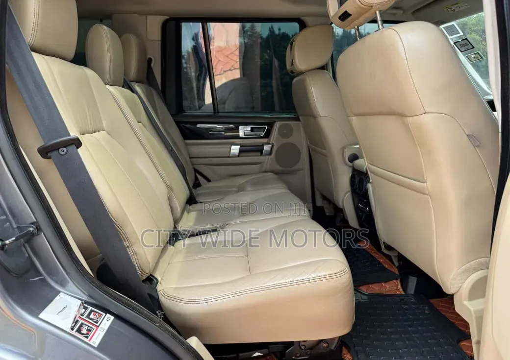 Land Rover Discovery 2015 Gray