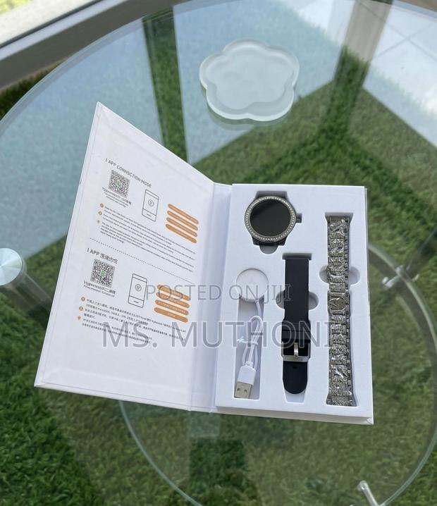  Premium Ladies' Smartwatch Gift Set