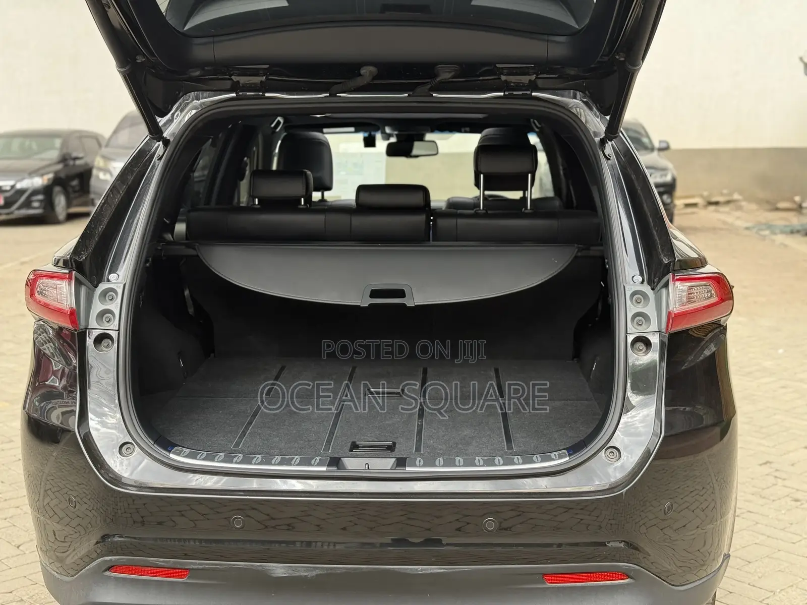 Toyota Harrier 2.0 2019 Black