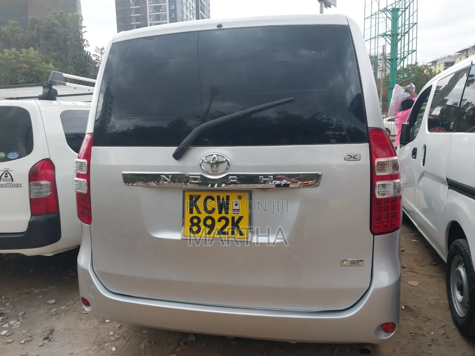 Toyota Noah 2012 Silver
