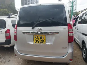 Toyota Noah 2012 Silver