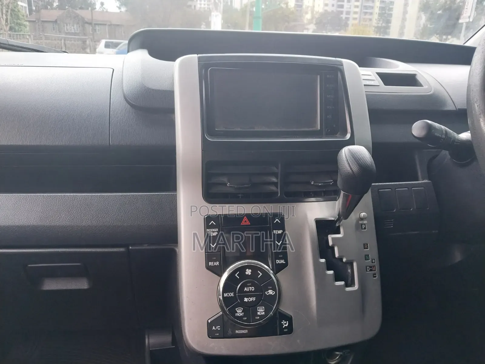 Toyota Noah 2012 Silver