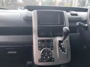 Toyota Noah 2012 Silver