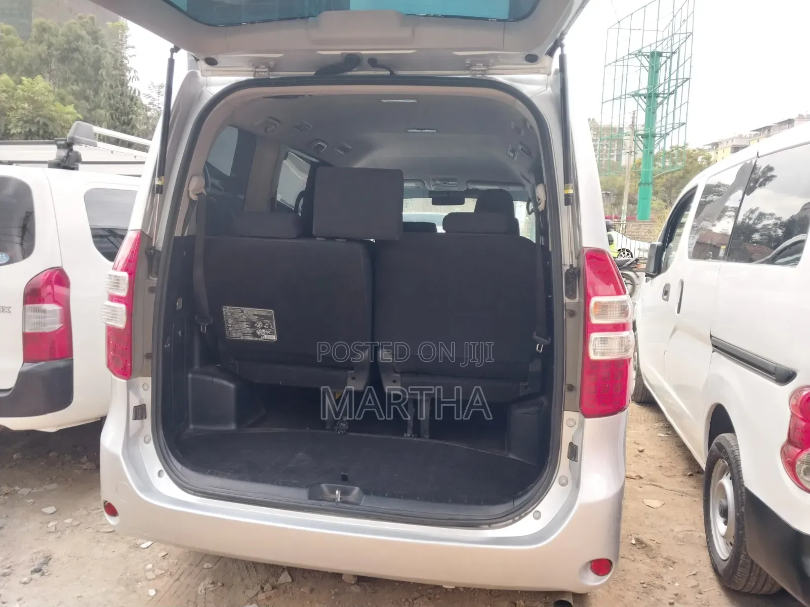 Toyota Noah 2012 Silver