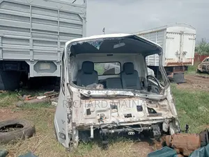 Isuzu Nqr81 Cabin