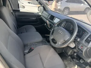 Toyota HiAce 2019 White