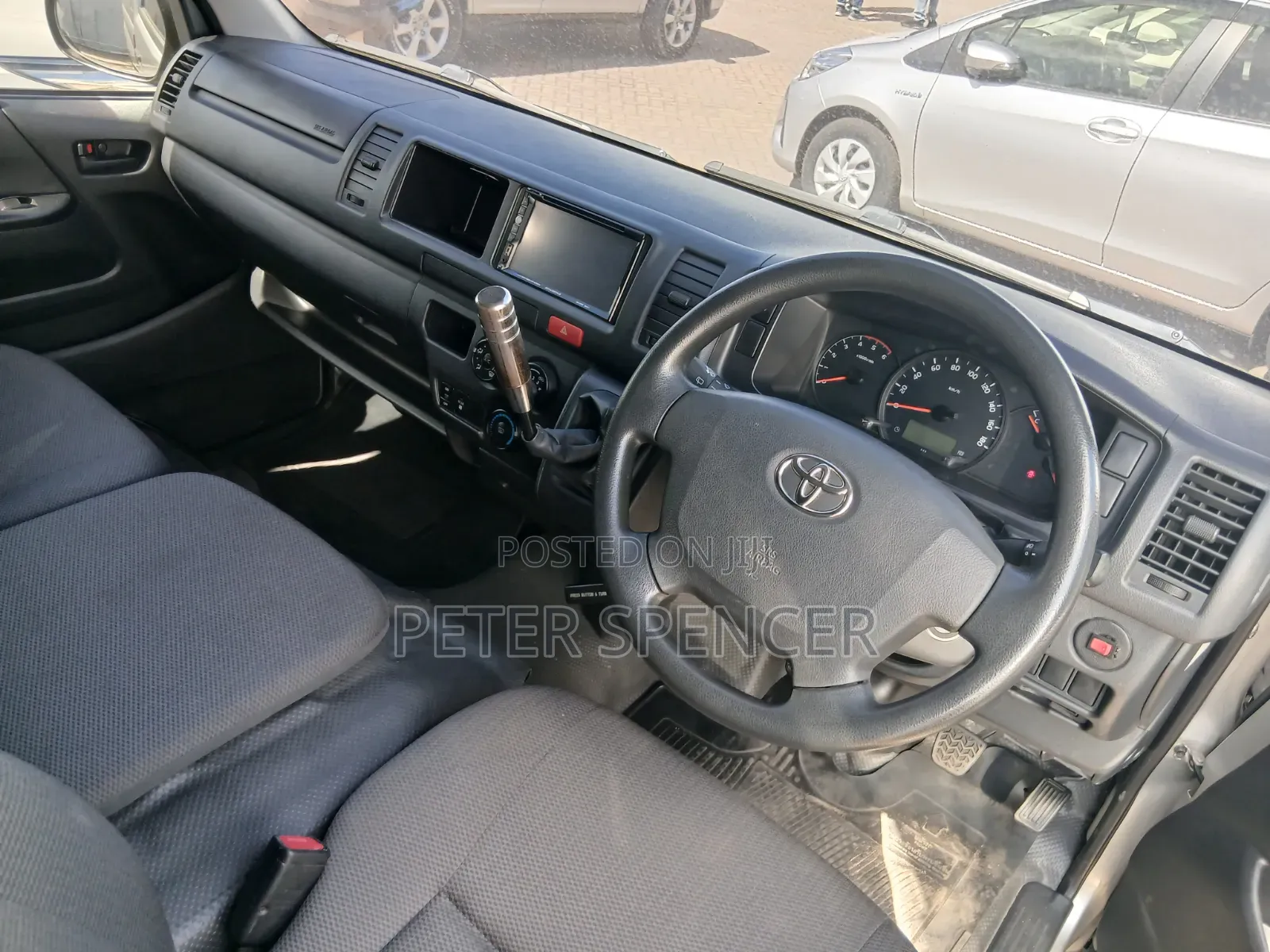Toyota HiAce 2019 White