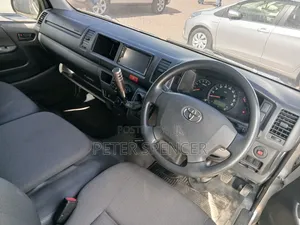 Toyota HiAce 2019 White