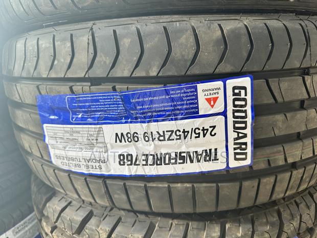 245/45r19 Goddard