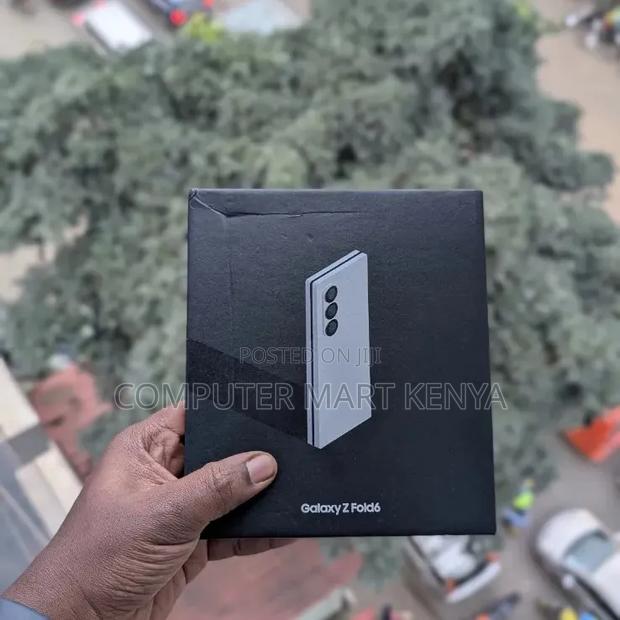 Samsung Galaxy Z Fold6 256 GB Silver - main view
