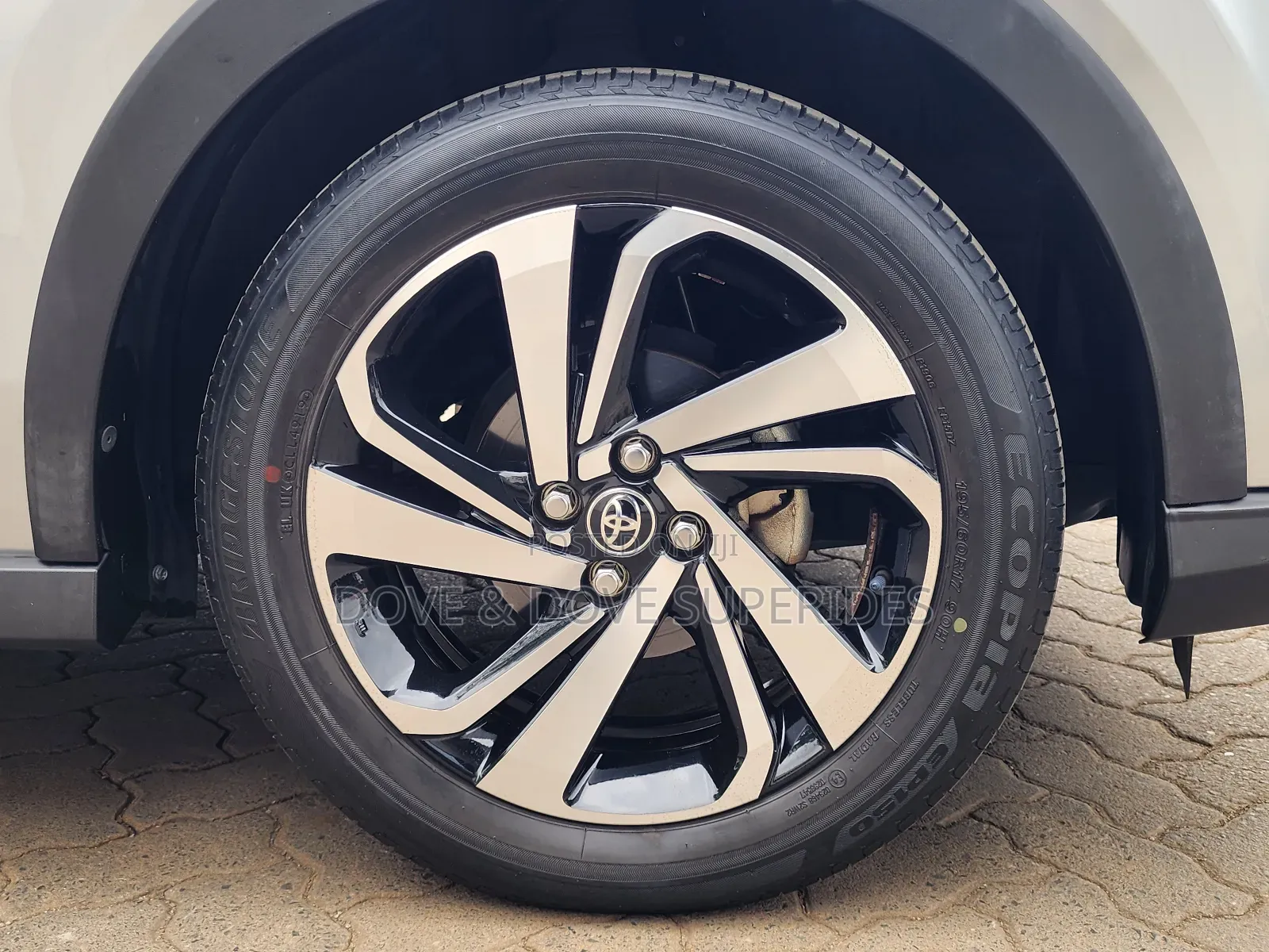 Toyota Raize 1.0 AWD 2020 Silver