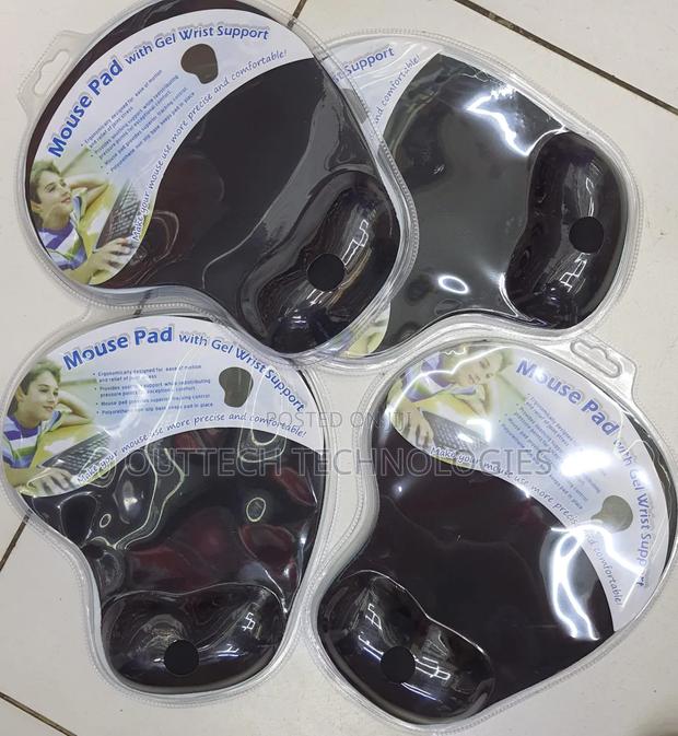 Mouse Pad With Gel Wrist Support - main view