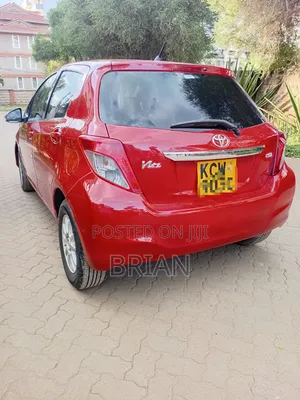 Toyota Vitz 2012 Red