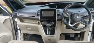 Nissan Serena 2017 White