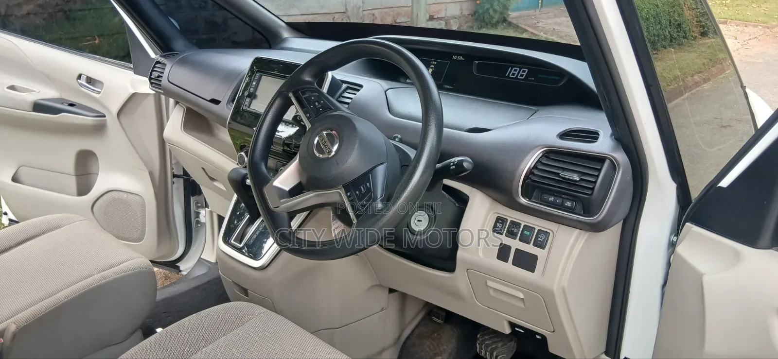 Nissan Serena 2017 White