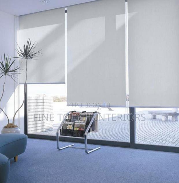 Sunscreen Window Blinds for Daytime Privacy