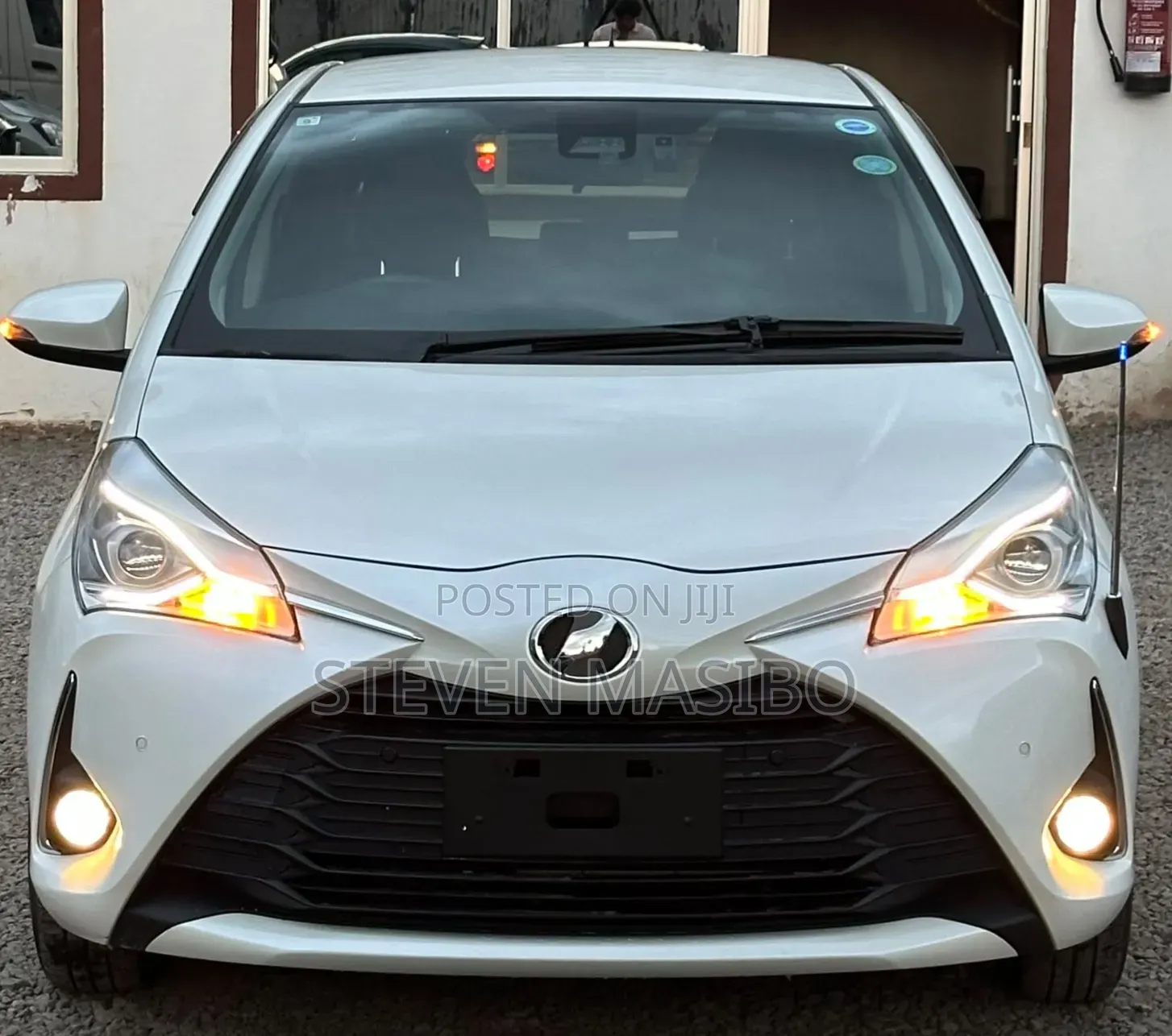 Toyota Vitz 1.5 FWD 5dr 2019 White
