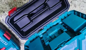 Total 17-Piece Professional Tool Box