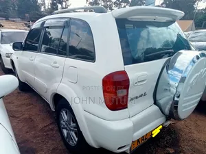 Toyota RAV4 2005 White