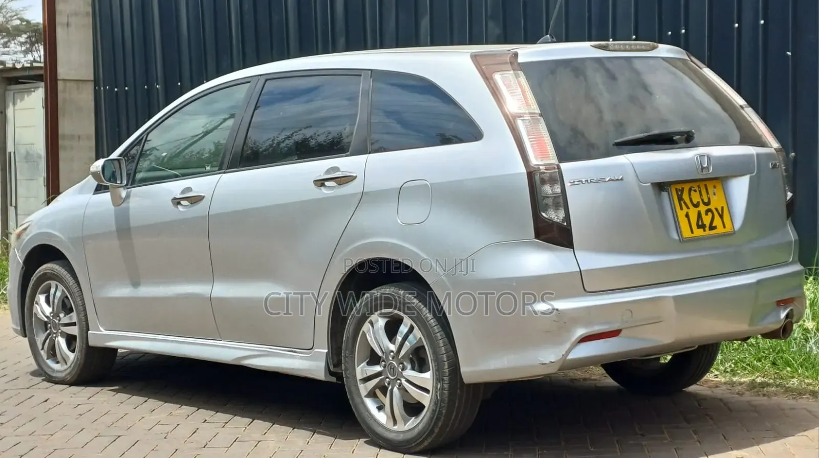 Honda Stream 2012 Silver