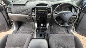 Toyota Land Cruiser Prado 2.7 5dr 2003 Silver
