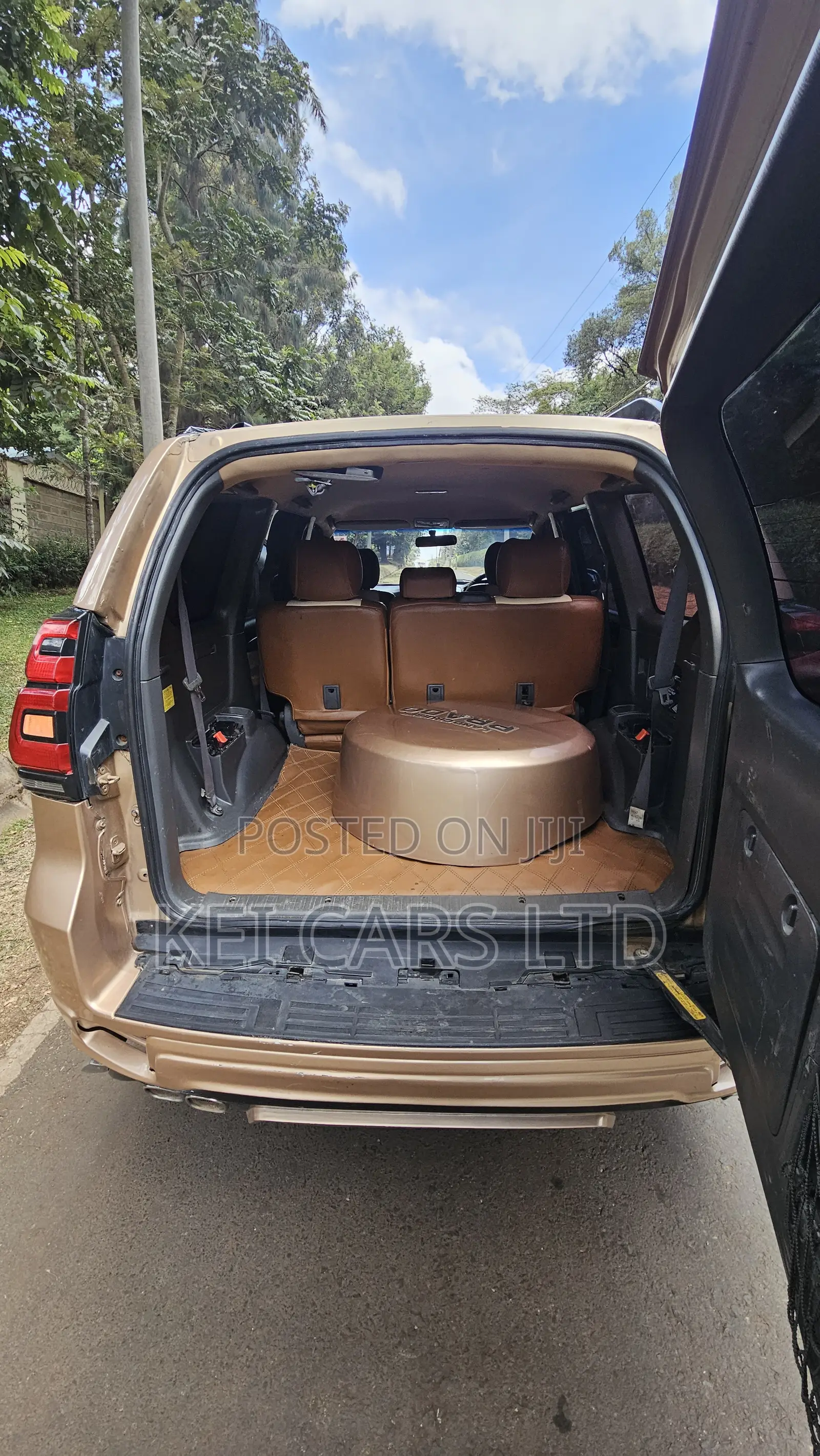 Toyota Land Cruiser 2006 Gold