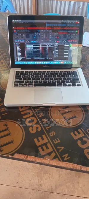 Laptop Apple MacBook Pro 8GB Intel Core i5 SSD 256GB