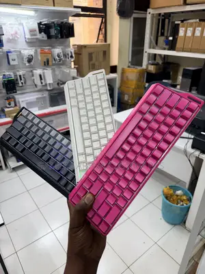 YOUNG – 65% Tri-Modes RGB Hotswap Mechanical Gaming Keyboard