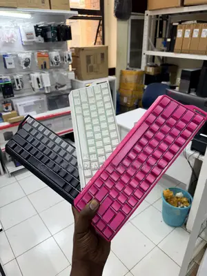 YOUNG – 65% Tri-Modes RGB Hotswap Mechanical Gaming Keyboard