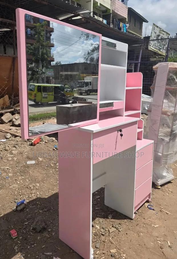 Makeup Station Tables - main view