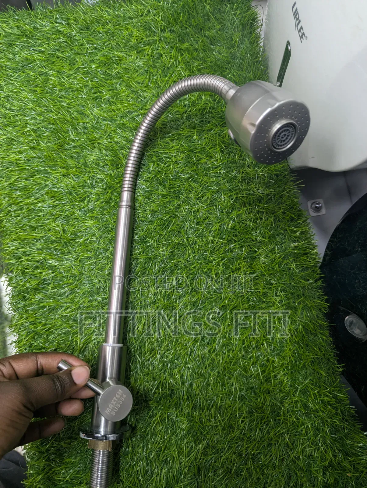 Flexible Kitchen Sink Tap – 360° Swivel SUS304 Stainless Steel