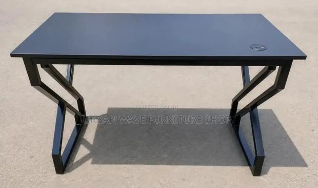 Durable Studying Desk