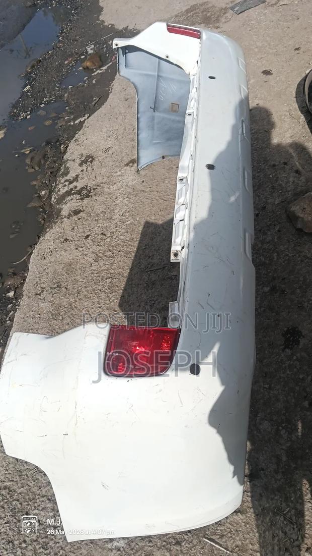 V8 200 Series Rear Bumper 2010 With Bumper Gurnish With Reflectors - thumbnail 2