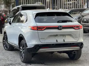 Honda Vezel 1.5 Hybrid 4WD 2021 Off white