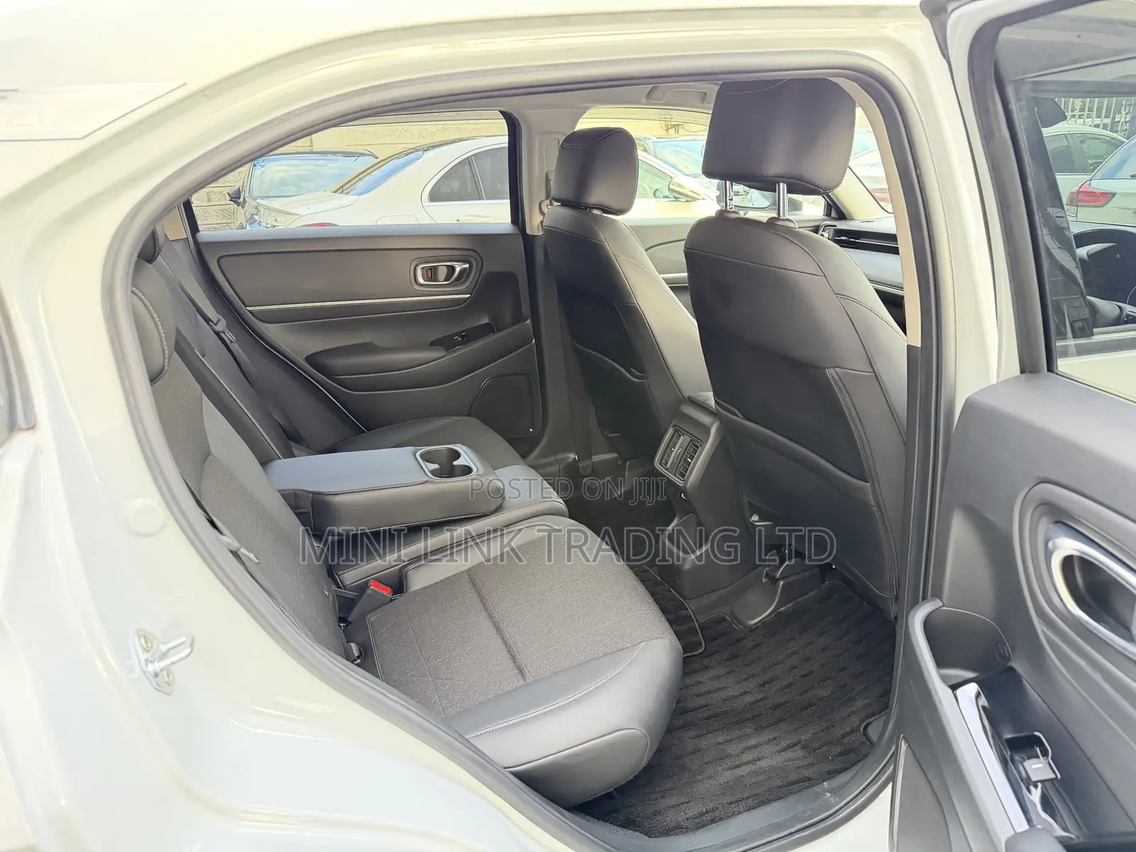 Honda Vezel 1.5 Hybrid 4WD 2021 Off white