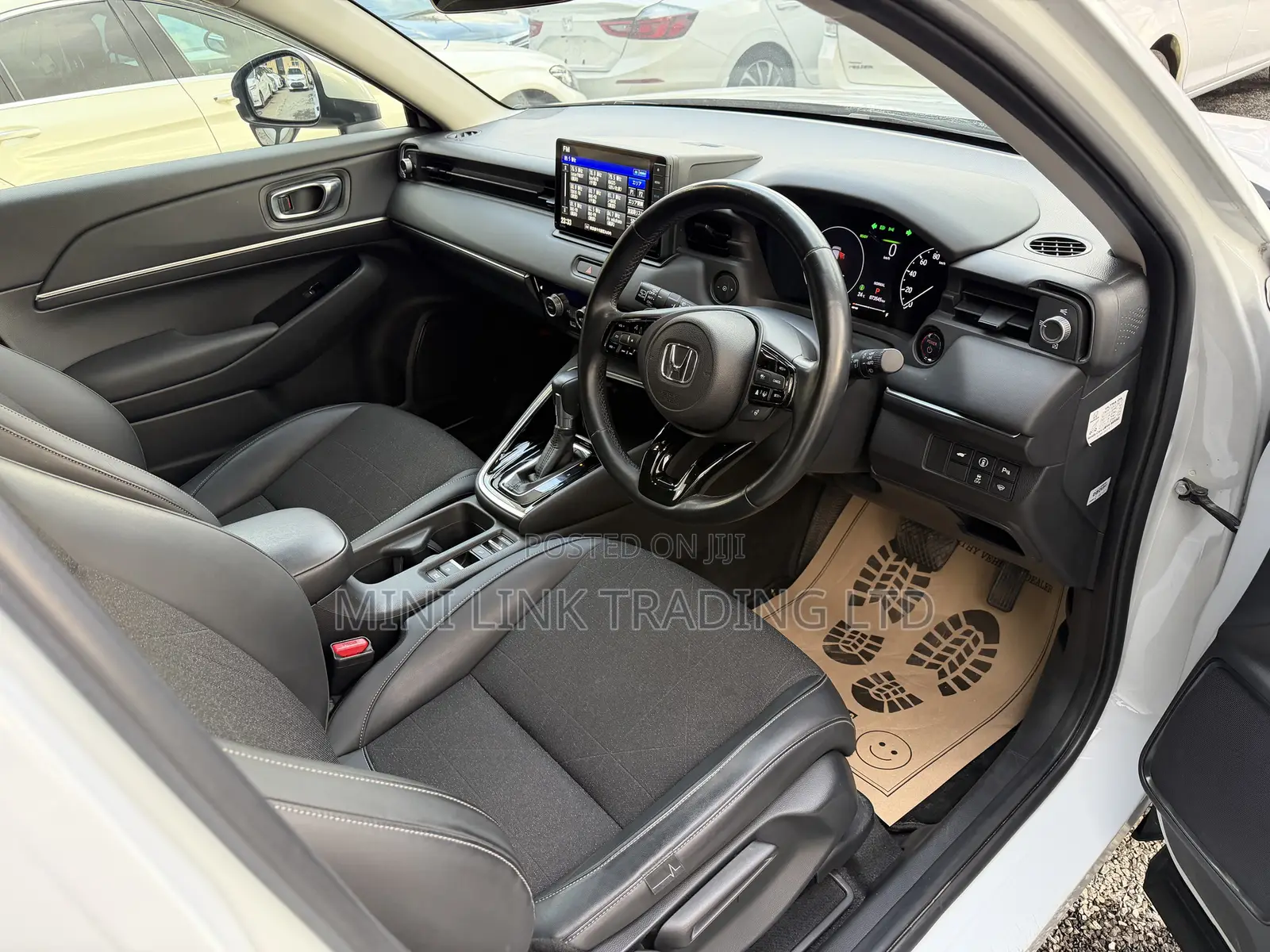 Honda Vezel 1.5 Hybrid 4WD 2021 Off white