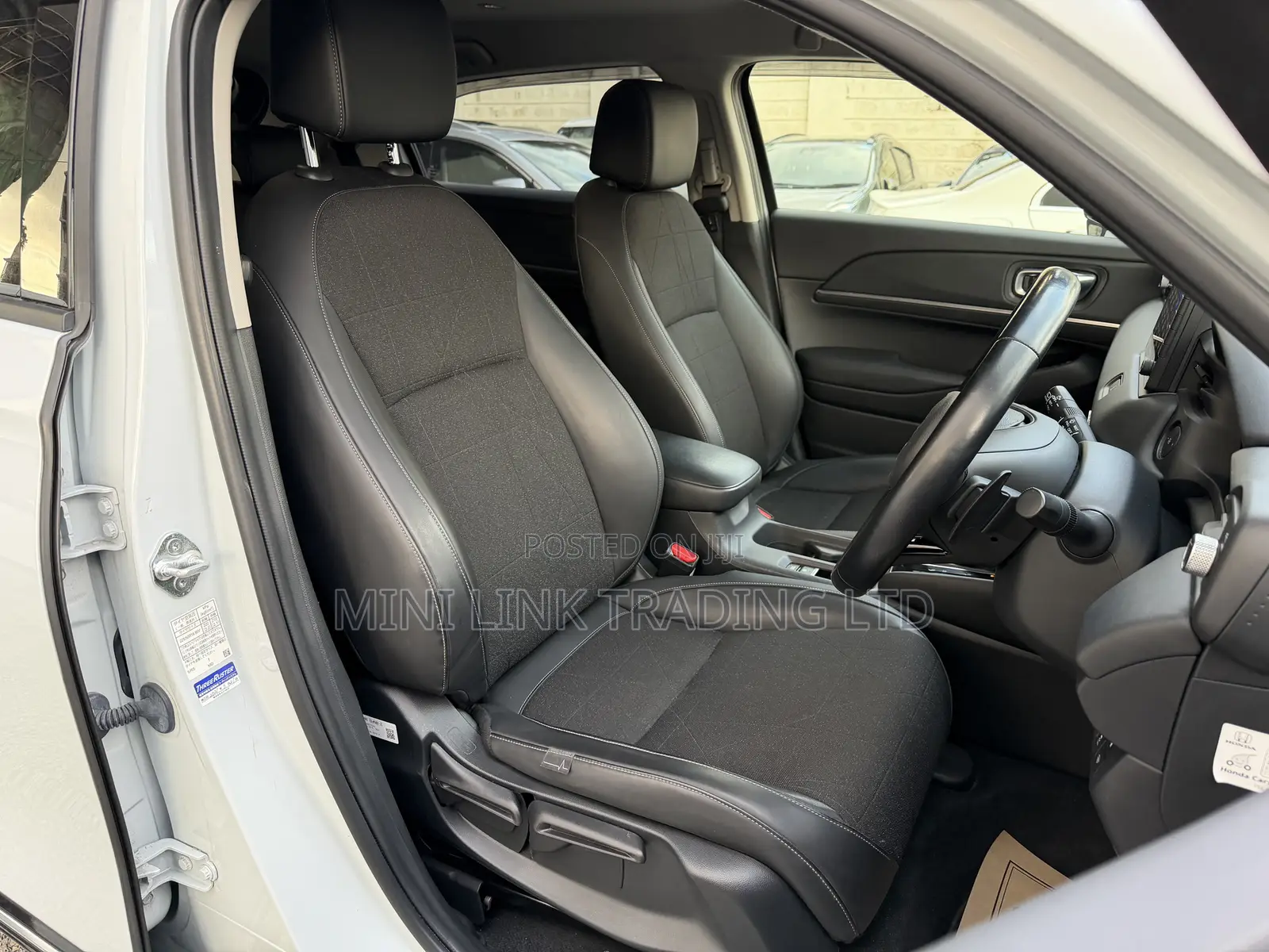 Honda Vezel 1.5 Hybrid 4WD 2021 Off white