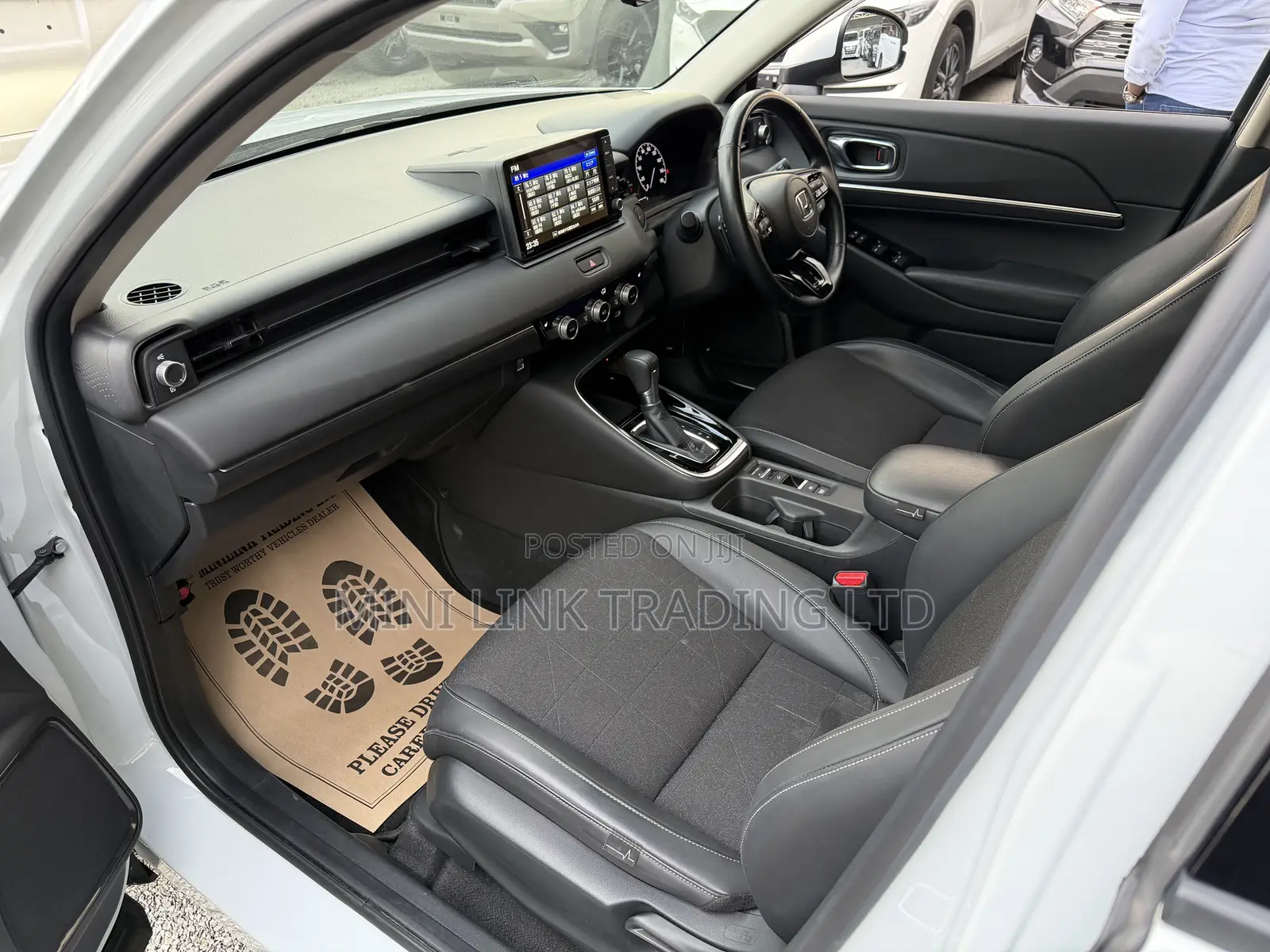 Honda Vezel 1.5 Hybrid 4WD 2021 Off white