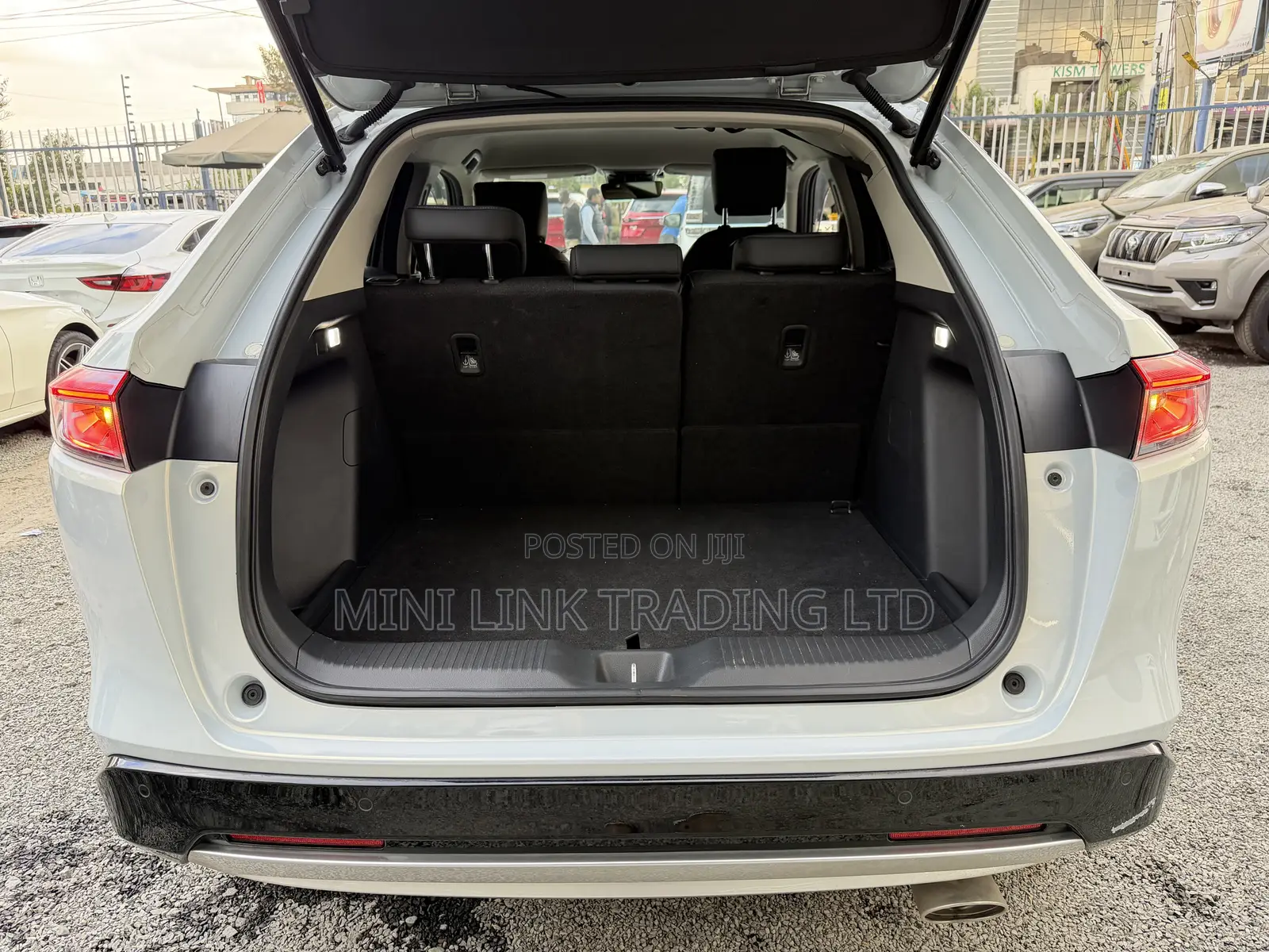 Honda Vezel 1.5 Hybrid 4WD 2021 Off white