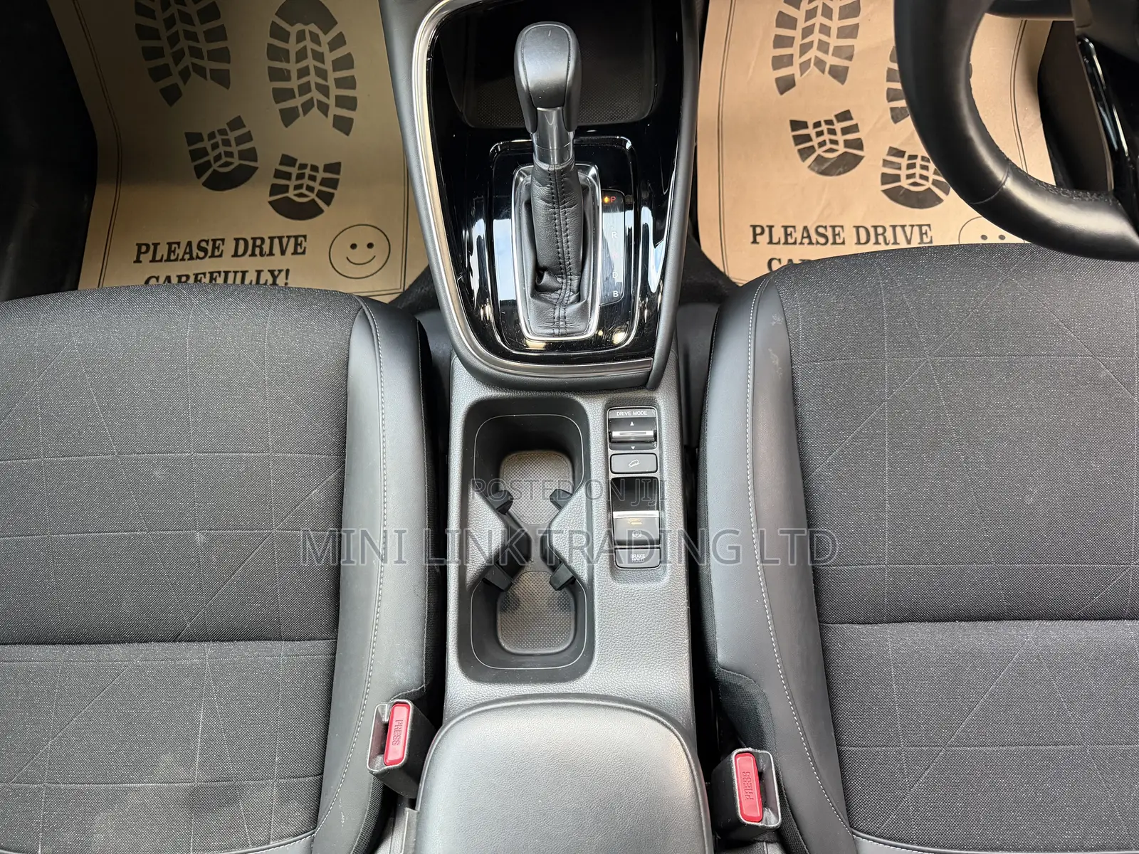 Honda Vezel 1.5 Hybrid 4WD 2021 Off white