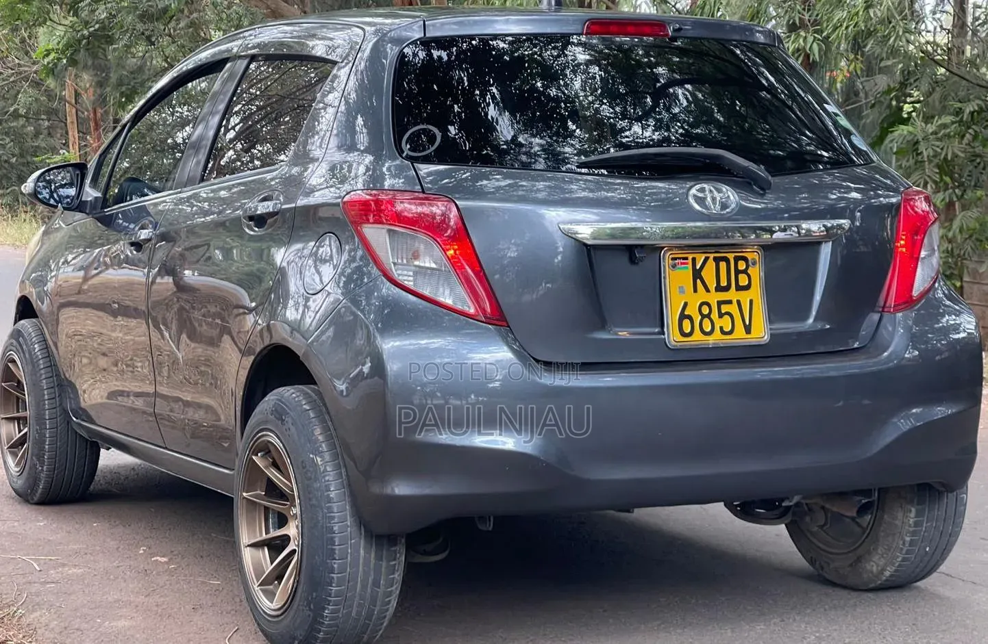 Toyota Vitz 2013
